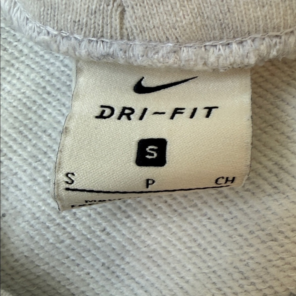 Nike Standard Issue Queen of Courts Fleece Basketball Gray Top Size Small - Picture 13 of 14